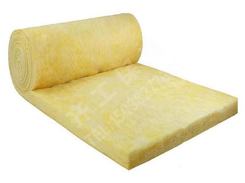 玻璃棉的內部結構蓬松，整體密度較大